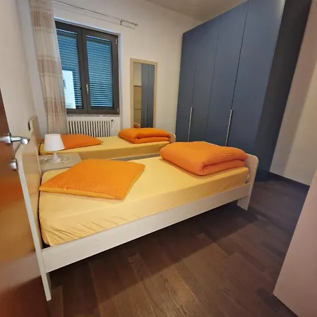 Lägenhet Luxury Casa Margherita Pianello Del Lario